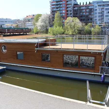 Housboat Bonansa - A Unique Experience In *